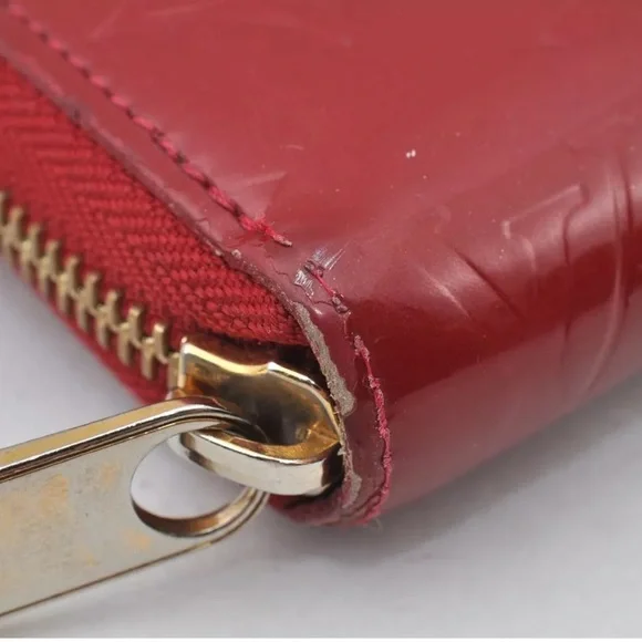 Authentic Louis Vuitton Vernis Zippy Wallet Long Purse Red.